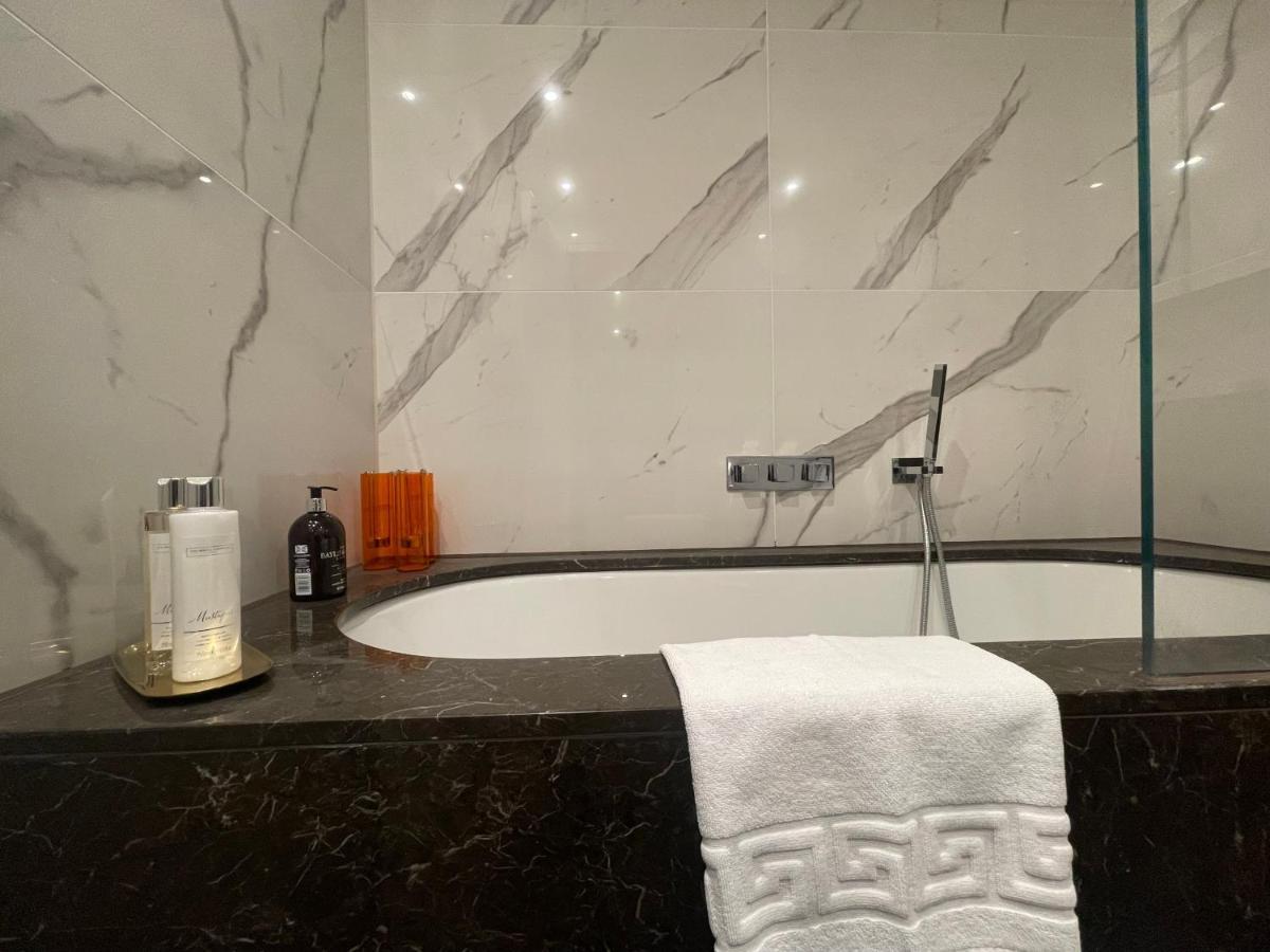 Appartement Sophisticated 1Br, 1 Ba Chigwell Designer Flat Chcl F2 Extérieur photo